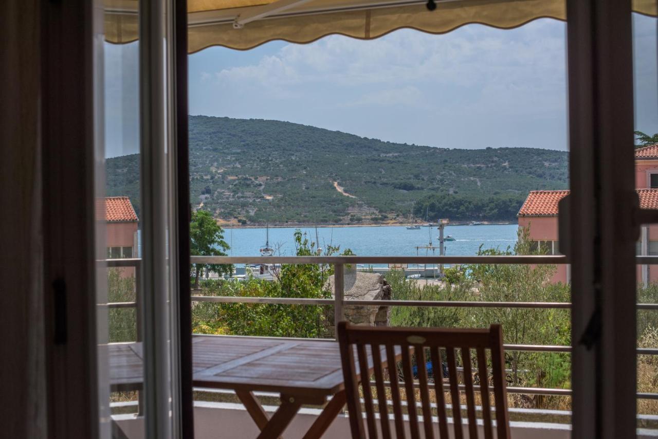 Apartman Marenic Cres Buitenkant foto